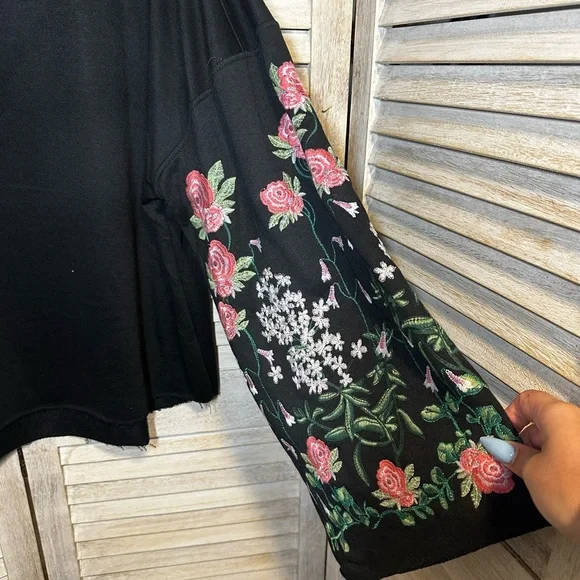 Umgee Floral Embroidered Sweatshirt - Picture 3 of 7